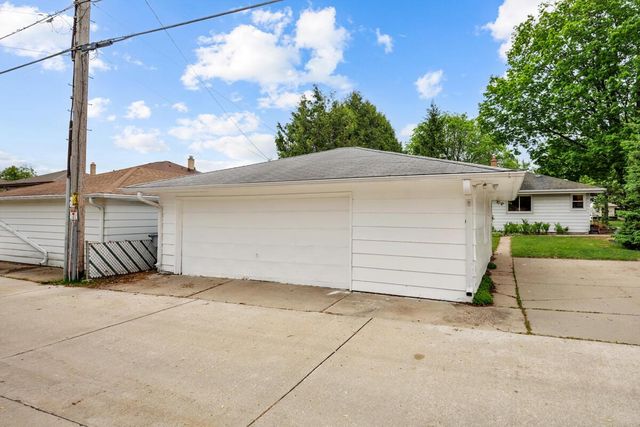 7210 W Morgan AVENUE, Milwaukee, WI 53220