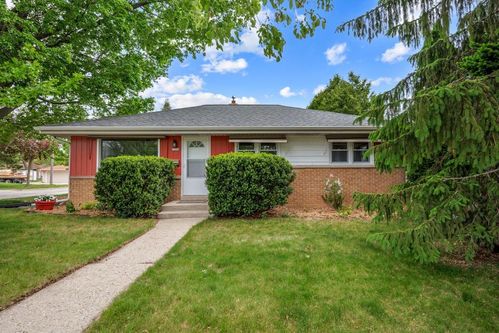 7210 W Morgan AVENUE, Milwaukee, WI 53220
