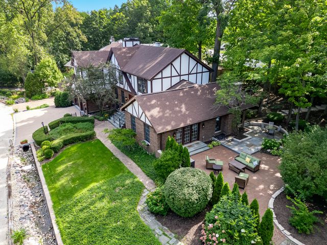 1330 Maple Avenue, Downers Grove, IL 60515