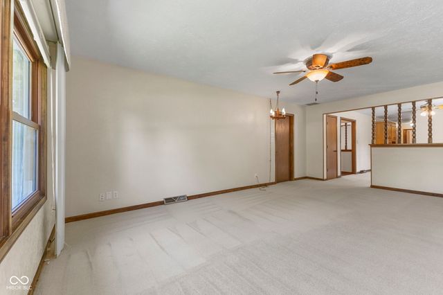 869 Briarwood Drive, Greenwood, IN 46142