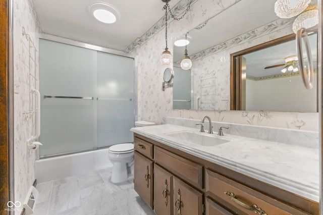 869 Briarwood Drive, Greenwood, IN 46142