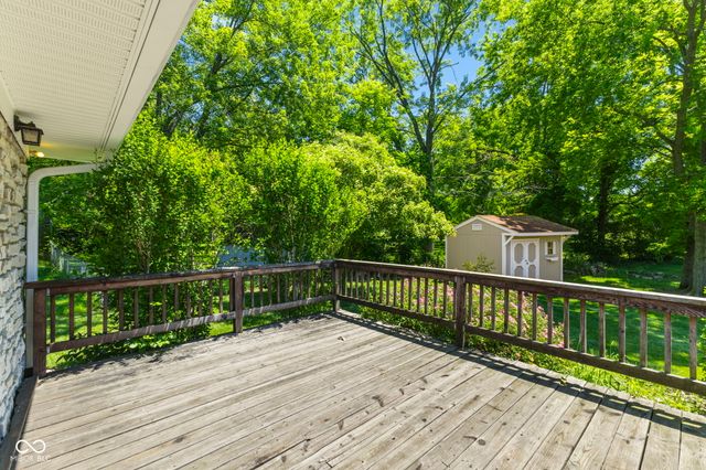 869 Briarwood Drive, Greenwood, IN 46142