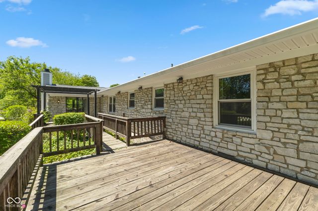 869 Briarwood Drive, Greenwood, IN 46142