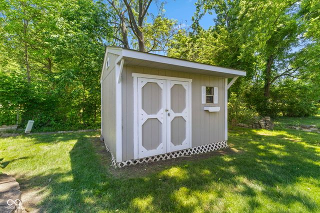 869 Briarwood Drive, Greenwood, IN 46142