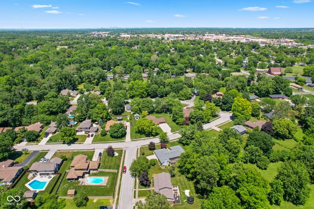 869 Briarwood Drive, Greenwood, IN 46142