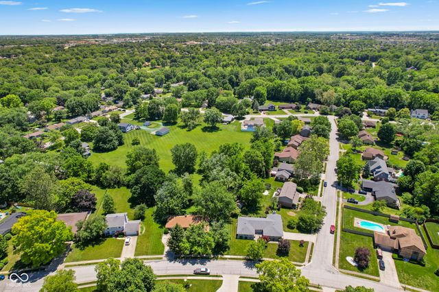 869 Briarwood Drive, Greenwood, IN 46142