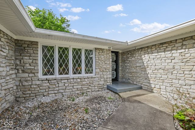 869 Briarwood Drive, Greenwood, IN 46142
