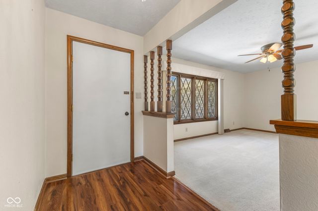 869 Briarwood Drive, Greenwood, IN 46142