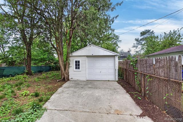 19490 Ilene Street, Detroit, MI 48221