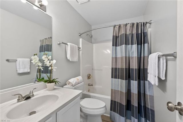 326 Esplanade PL, Chesapeake, VA 23320