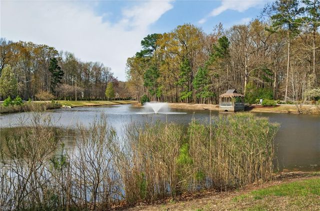 326 Esplanade PL, Chesapeake, VA 23320