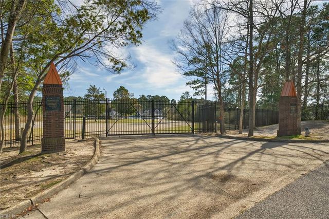 326 Esplanade PL, Chesapeake, VA 23320