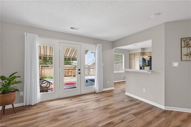 326 Esplanade PL, Chesapeake, VA 23320