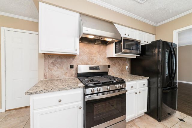 17118 Camberwell Green Lane, Houston, TX 77070