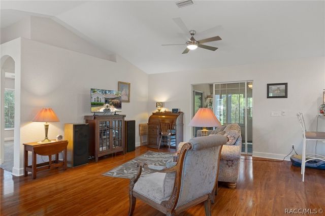 8623 N Dora Way, Dunnellon, FL 34434