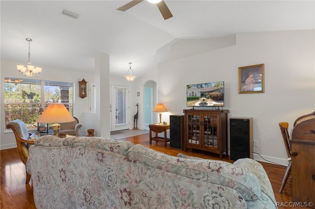 8623 N Dora Way, Dunnellon, FL 34434