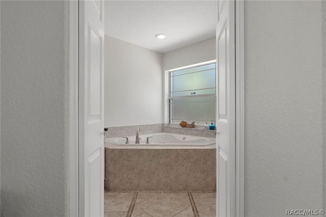 8623 N Dora Way, Dunnellon, FL 34434
