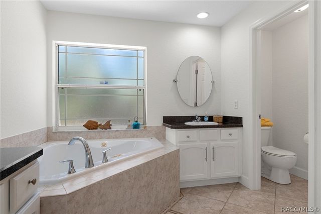 8623 N Dora Way, Dunnellon, FL 34434