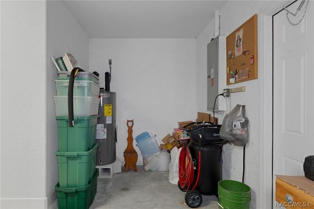 8623 N Dora Way, Dunnellon, FL 34434