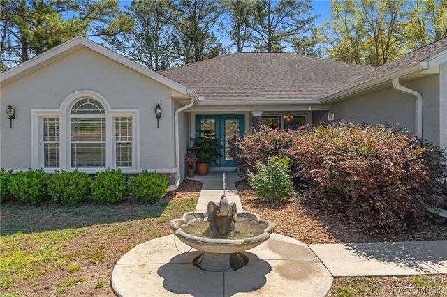 8623 N Dora Way, Dunnellon, FL 34434