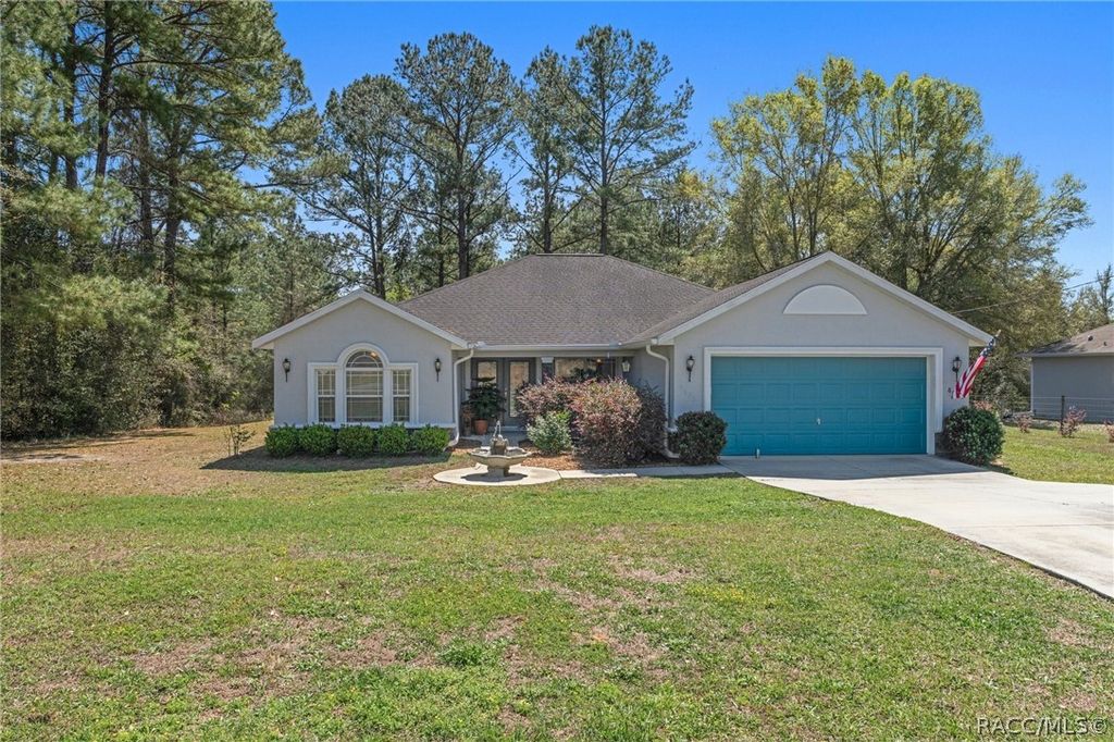 8623 N Dora Way, Dunnellon, FL 34434