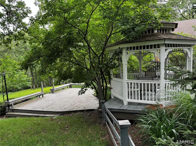 12103 Pike 9162, Louisiana, MO 63353