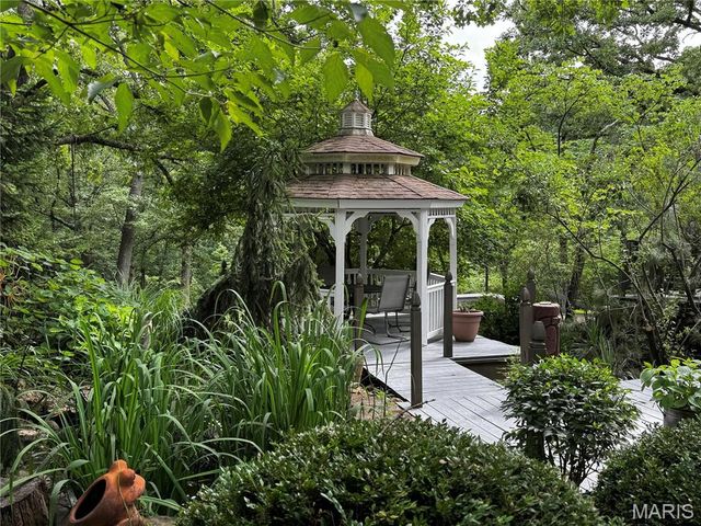 12103 Pike 9162, Louisiana, MO 63353