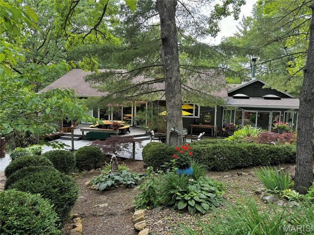 12103 Pike 9162, Louisiana, MO 63353