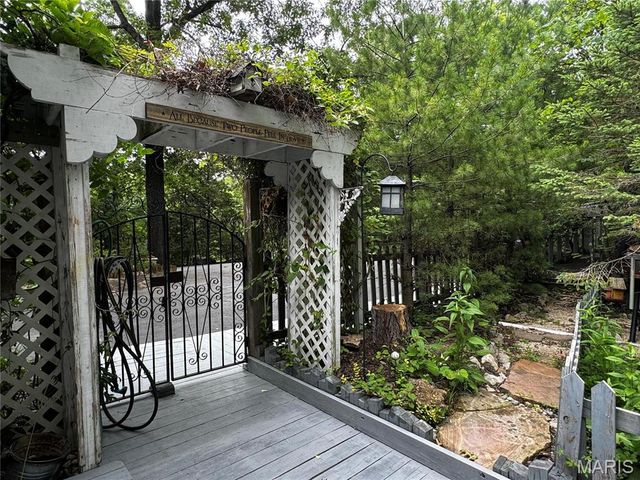 12103 Pike 9162, Louisiana, MO 63353