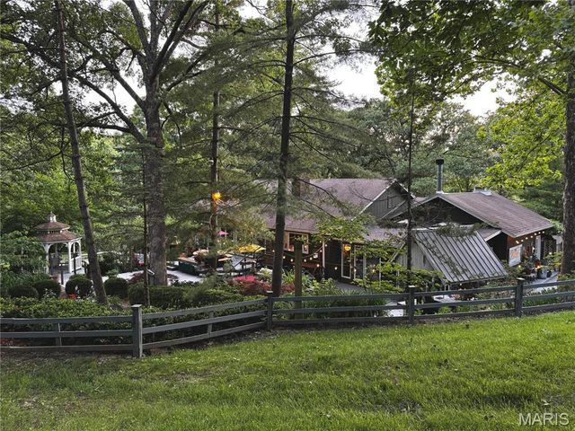 12103 Pike 9162, Louisiana, MO 63353