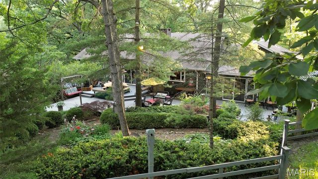 12103 Pike 9162, Louisiana, MO 63353