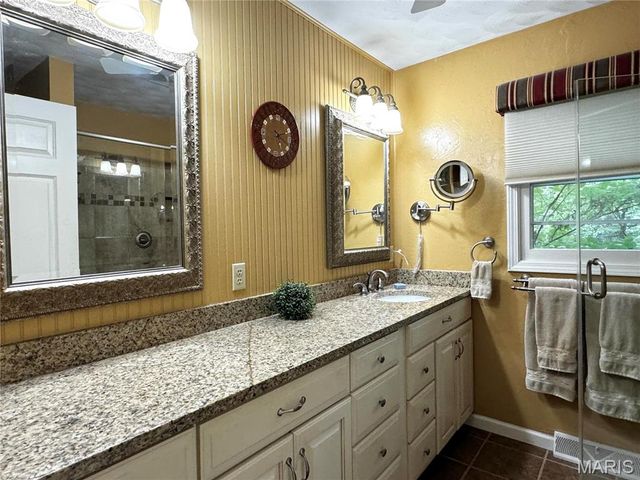 12103 Pike 9162, Louisiana, MO 63353