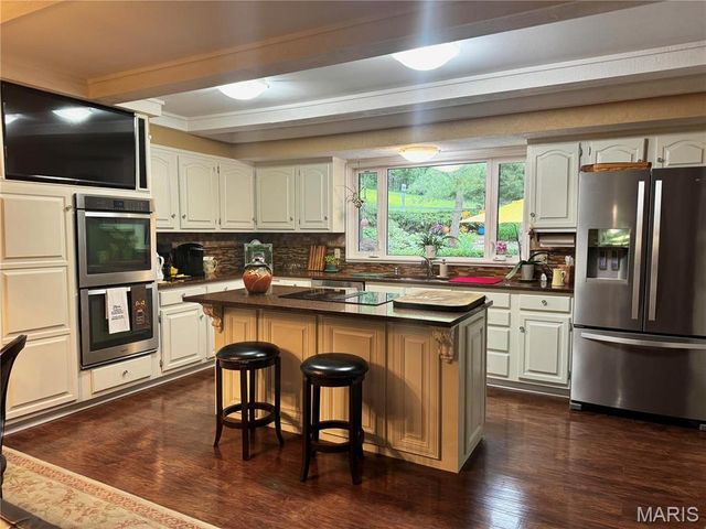 12103 Pike 9162, Louisiana, MO 63353