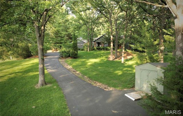 12103 Pike 9162, Louisiana, MO 63353