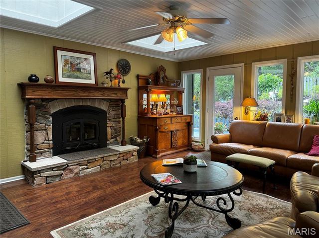 12103 Pike 9162, Louisiana, MO 63353