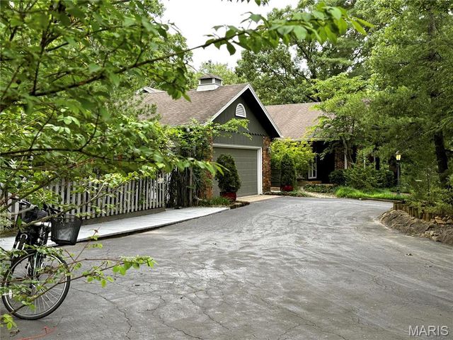 12103 Pike 9162, Louisiana, MO 63353