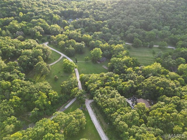 12103 Pike 9162, Louisiana, MO 63353