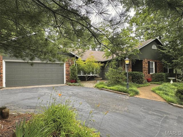 12103 Pike 9162, Louisiana, MO 63353