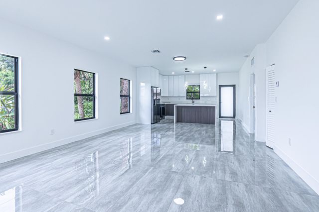 2725 NW 7th Street, Fort Lauderdale, FL 33311