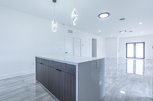 2725 NW 7th Street, Fort Lauderdale, FL 33311