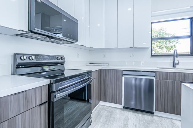 2725 NW 7th Street, Fort Lauderdale, FL 33311