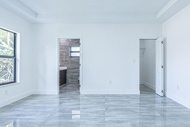 2725 NW 7th Street, Fort Lauderdale, FL 33311