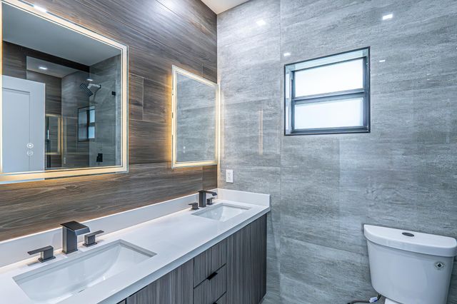 2725 NW 7th Street, Fort Lauderdale, FL 33311