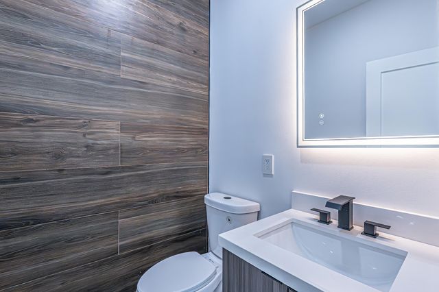 2725 NW 7th Street, Fort Lauderdale, FL 33311