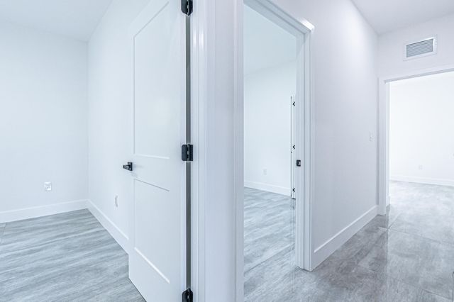 2725 NW 7th Street, Fort Lauderdale, FL 33311