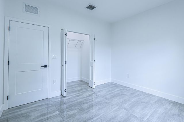 2725 NW 7th Street, Fort Lauderdale, FL 33311