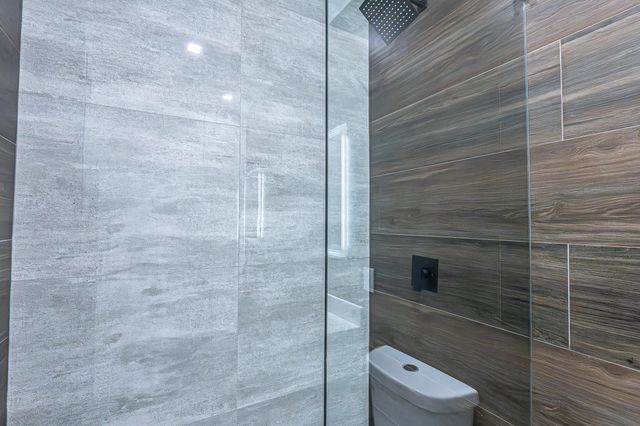 2725 NW 7th Street, Fort Lauderdale, FL 33311