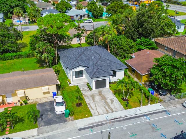 2725 NW 7th Street, Fort Lauderdale, FL 33311