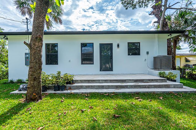 2725 NW 7th Street, Fort Lauderdale, FL 33311