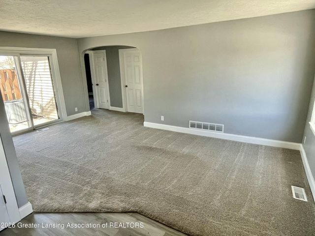 6285 Marsh Road, Haslett, MI 48840